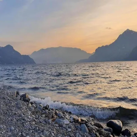 By Near Di 아파트 *